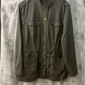 Roz&Ali 2X light weight zip up with additional snap closure bling on pockets